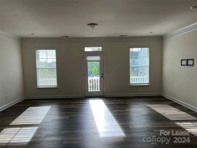 Building Photo - 10323 Glenmere Crk Cir