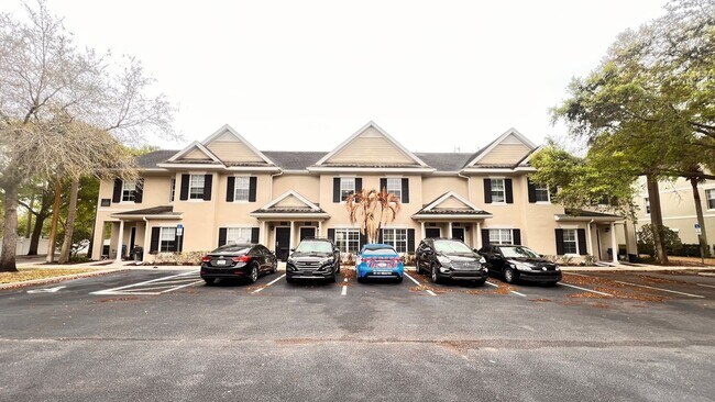 Foto del edificio - Spectacular 2 Story 2 bed and 2 bath condo at Regent Park!!