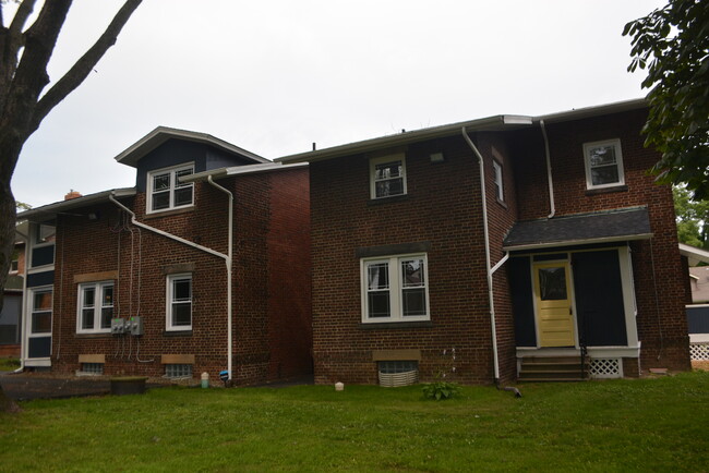 Building Photo - 4030 Helena Ave