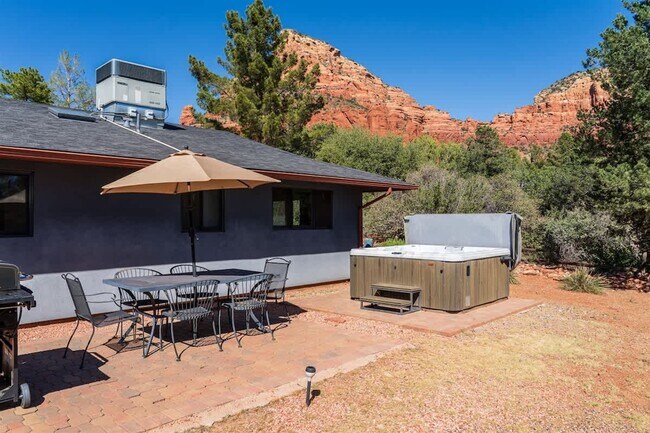 Foto del edificio - 311 Meadowlark Dr