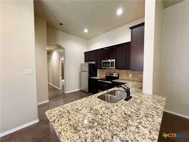 Foto del edificio - 424 Jack Rabbit Ln