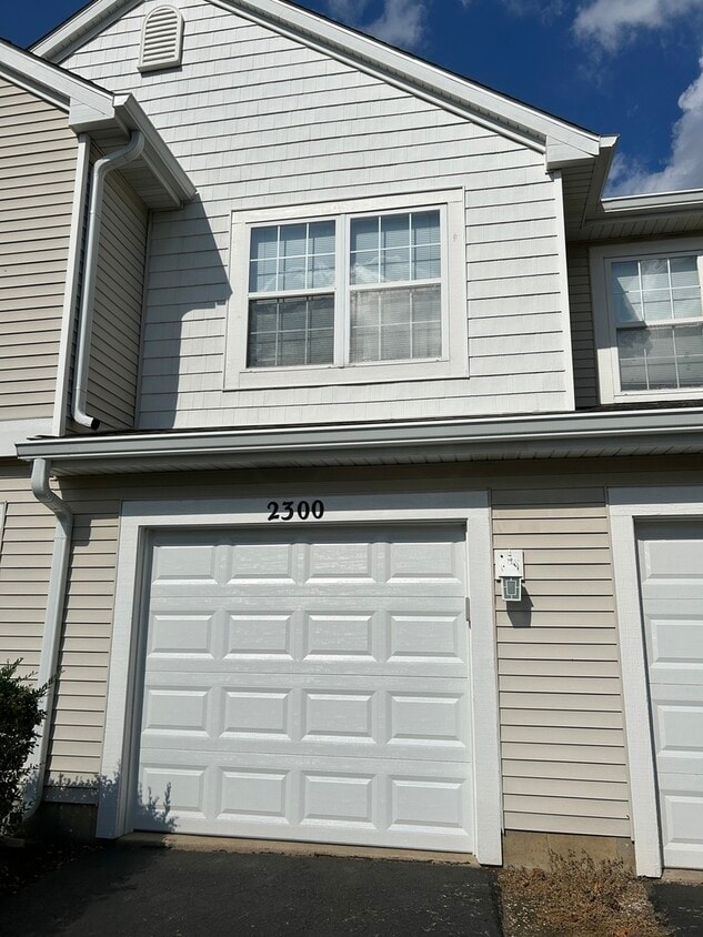 Primary Photo - 2300 Woodside Dr