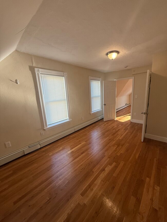 Building Photo - 5 Clifton St