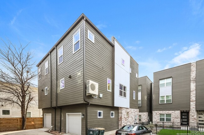 Foto del edificio - 210 W Poplar St