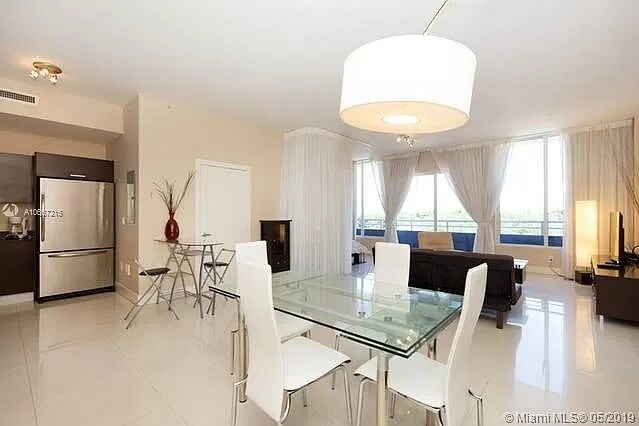 Foto del edificio - 3250 Grand Ave