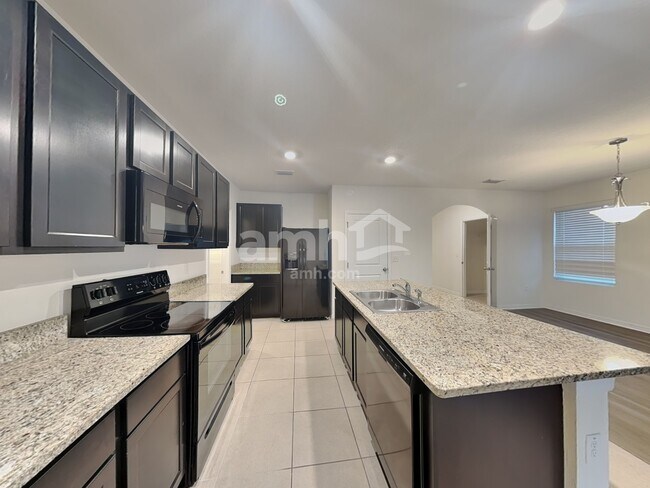 Foto del edificio - 10927 Carlton Fields Dr