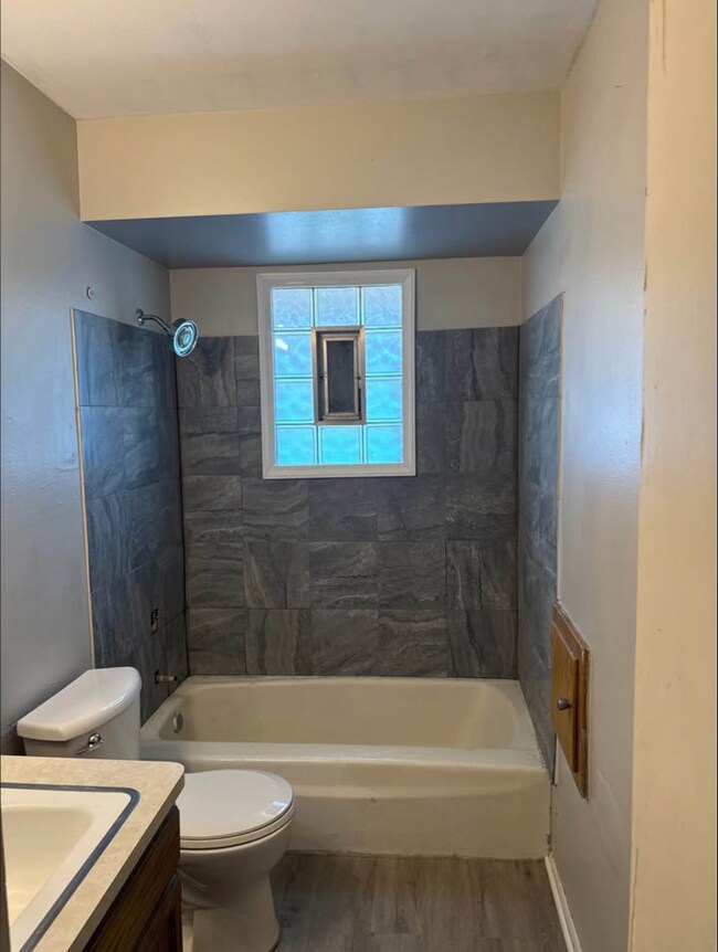 Foto del edificio - 6429 N 89th St