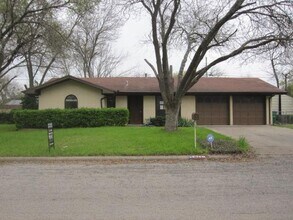 Building Photo - 811 Kirk St