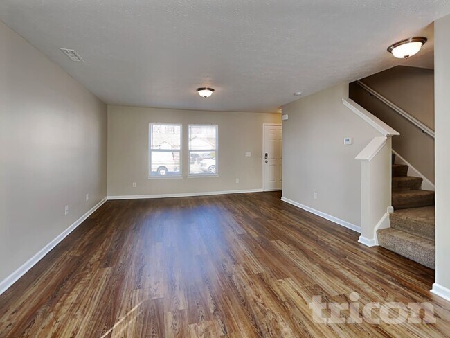 Building Photo - 2419 Pinebark Dr