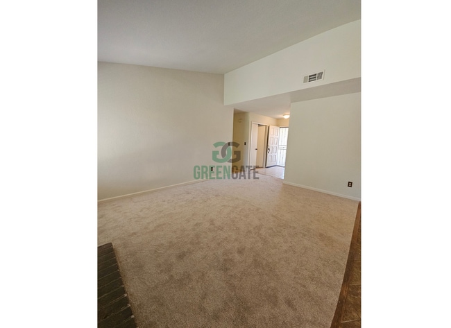 Building Photo - NOW AVAILABLE! Make this spacious 4 bedroo...