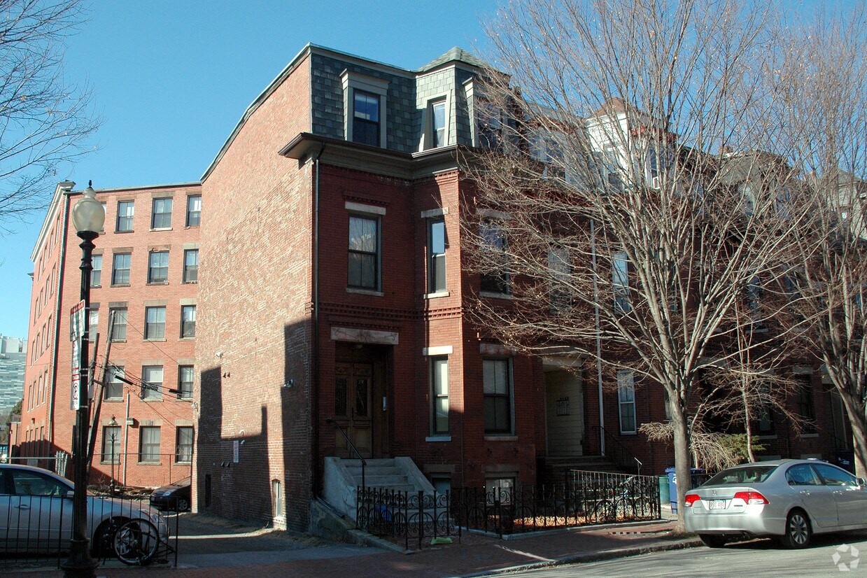 Primary Photo - 2 Wigglesworth St