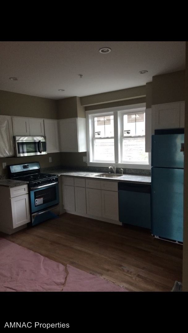 Building Photo - 383 Savin Hill Ave
