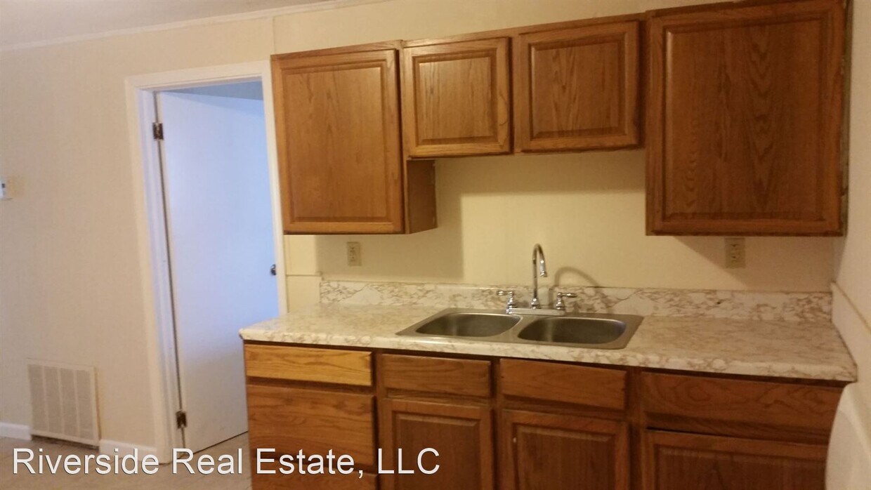 Building Photo - 2 br, 1 bath House - 1841 Mullens Ave.