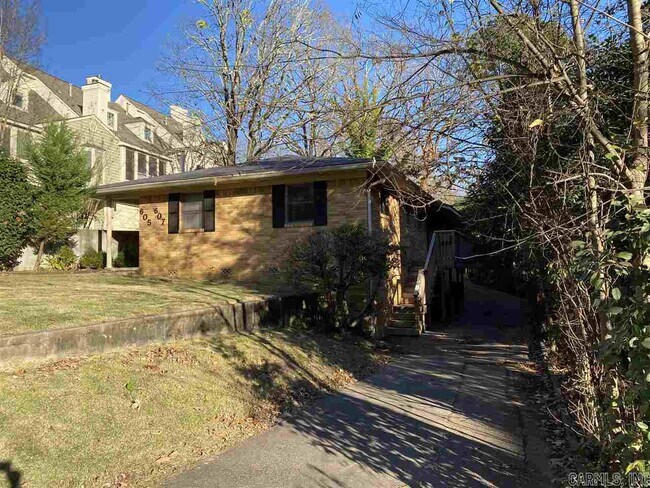 Building Photo - 607 Ridgeway Dr