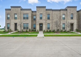 Building Photo - 2908 Milana Dr