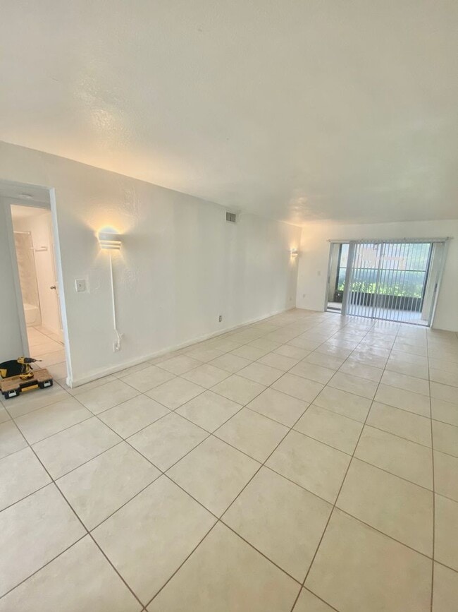 Building Photo - Beautiful Apartment 2/2  in ALTAMONTE SPRI...