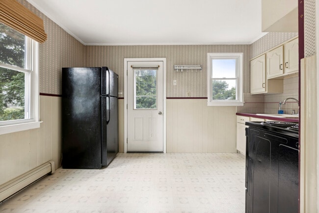 Photo - 45 Longfellow Dr House