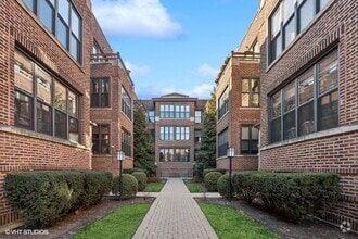 Building Photo - 743 W Cornelia Ave