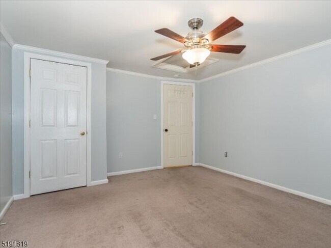 Building Photo - 4 Woodcliff Trail