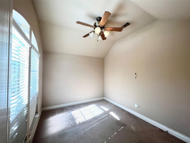 Building Photo - 25419 Lockspur Dr