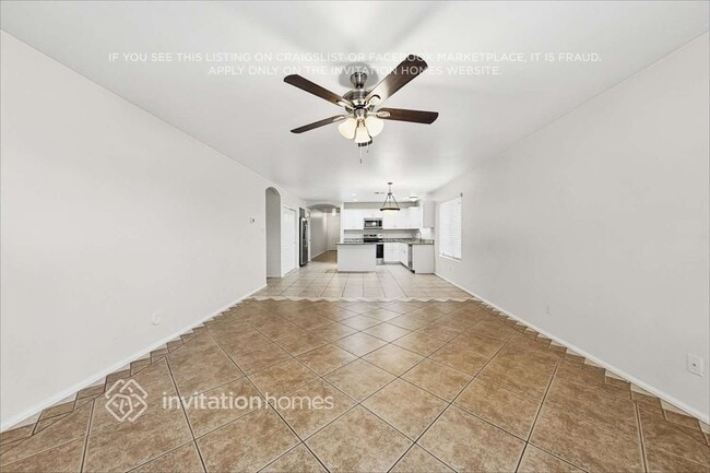 Building Photo - 13127 W Port Royale Ln