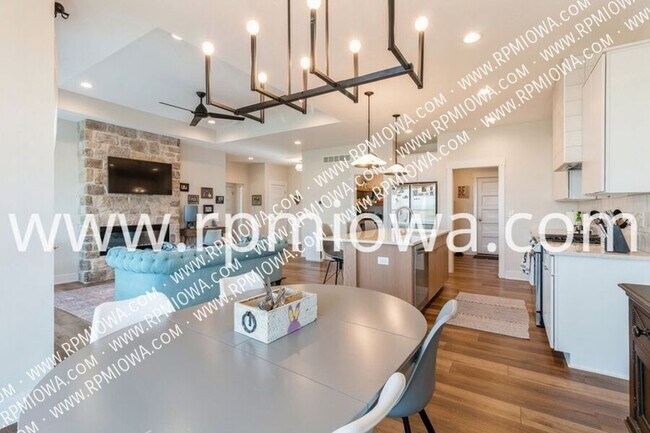 Foto del edificio - 5901 NE Sherman Dr