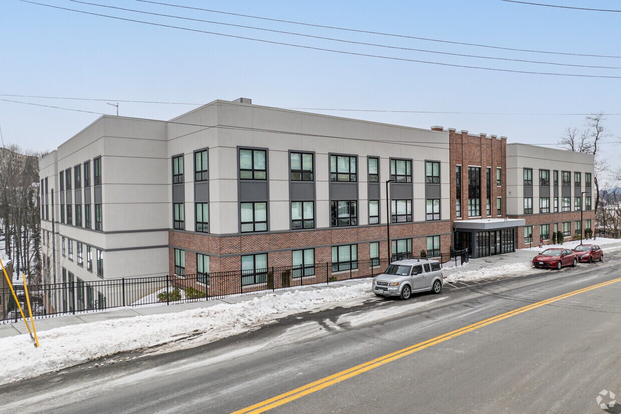 645 Main St, Peekskill, NY 10566 - 645 Main St