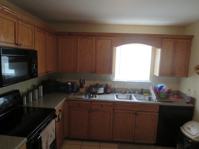Building Photo - 1718 Almond Tree Pl
