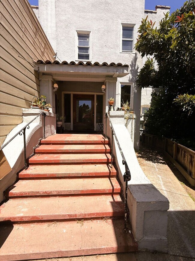 Foto del edificio - 5634 College Ave