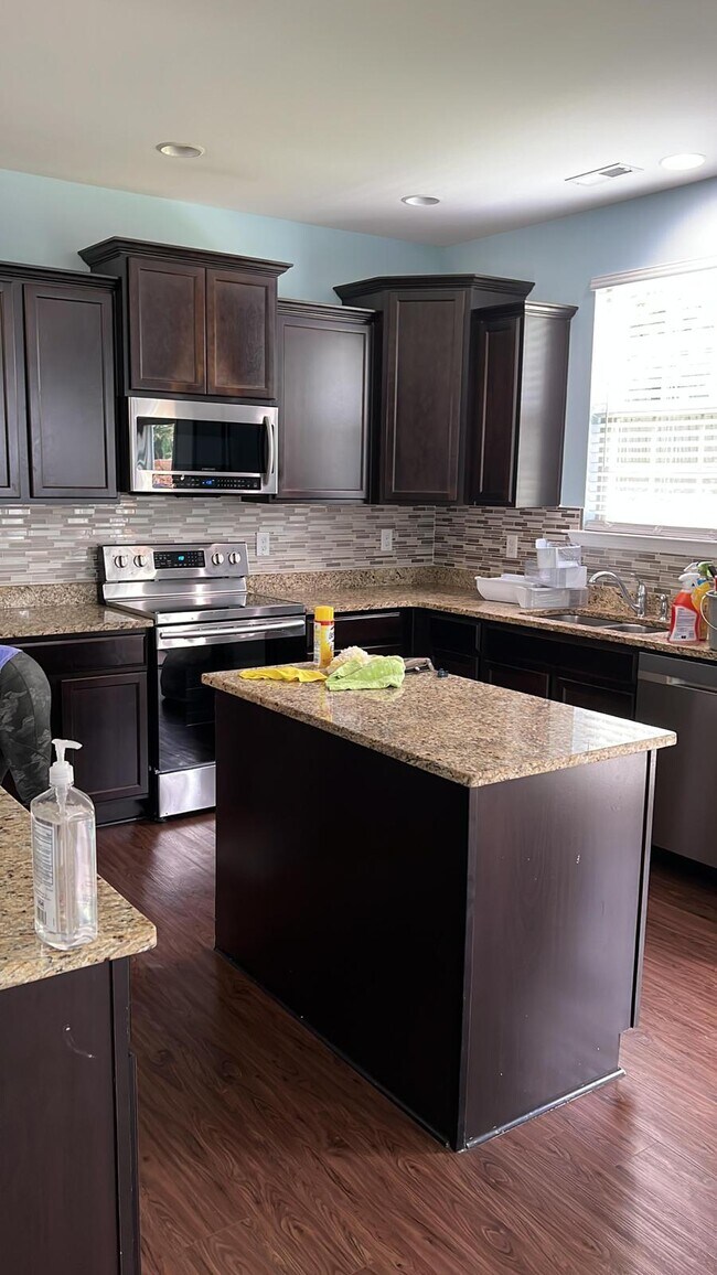 Foto del edificio - 519 Applecross Dr