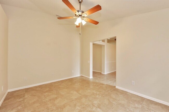 Building Photo - 6705 Clair Shore Dr