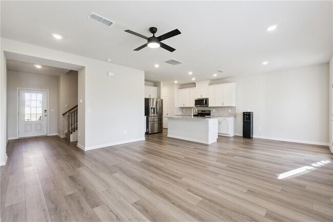 Foto del edificio - 4237 Tin Hare Ln
