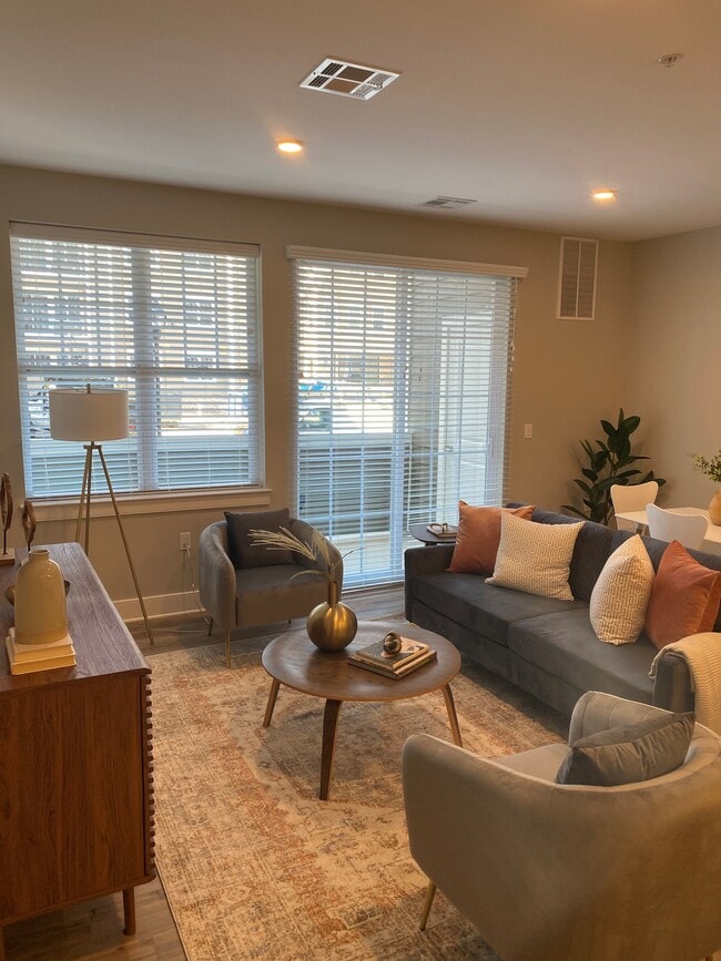 Building Photo - Bright and Airy 2 Bedroom Corner Unit