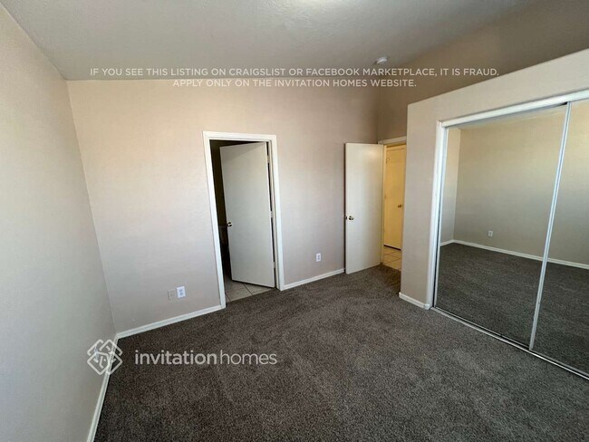 Foto del edificio - 5703 N 67th Dr