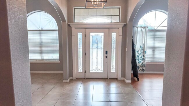 Building Photo - 504 Boulder Ridge Dr