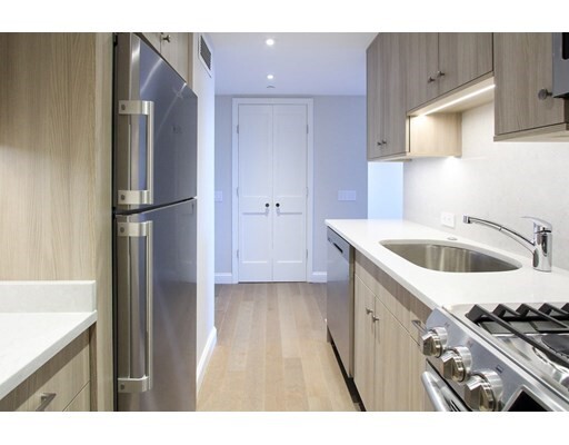 Building Photo - 151 Tremont St