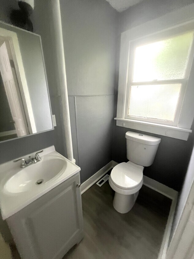 Foto del edificio - 649 E 13th St