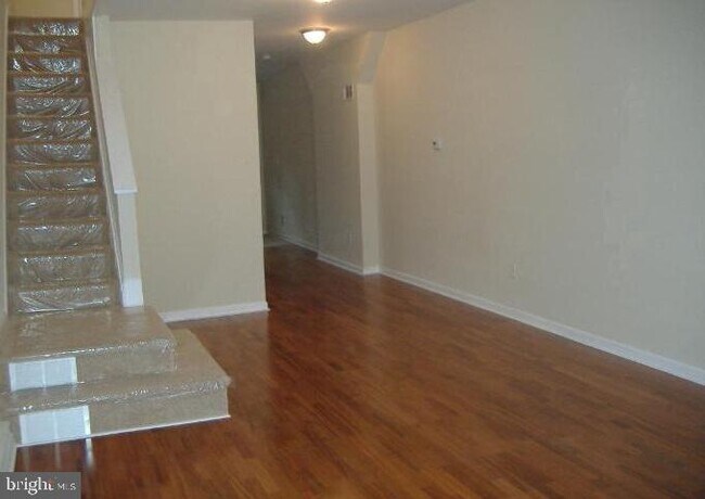 Building Photo - 3104 Oakford Ave