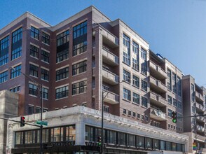 Building Photo - 3833 N Broadway