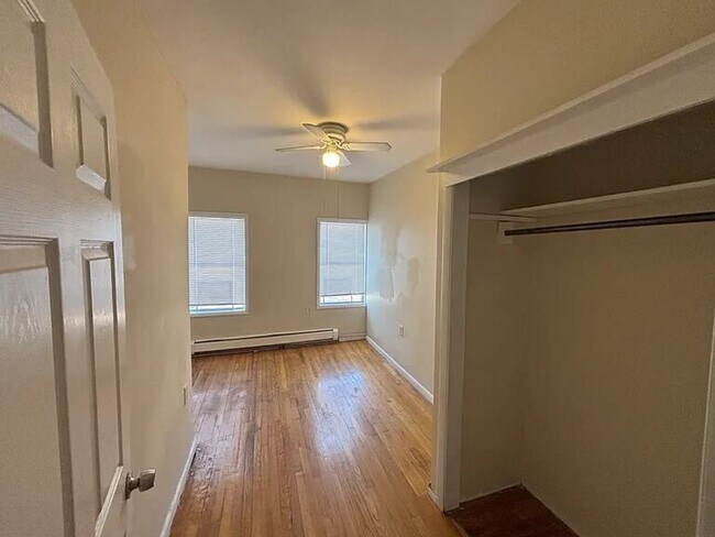 Foto del edificio - Spacious 4-bedroom house