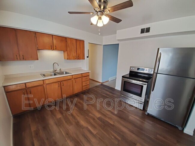 Building Photo - 5017 N 126th St