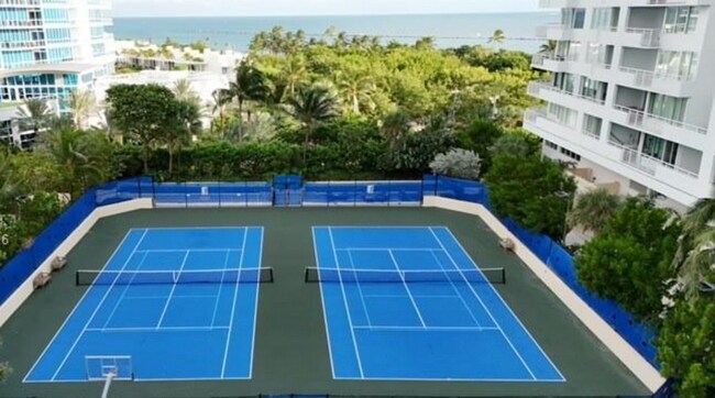 Foto del edificio - 400 S Pointe Dr