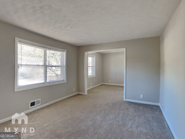 Foto del edificio - 2945 Botany Dr