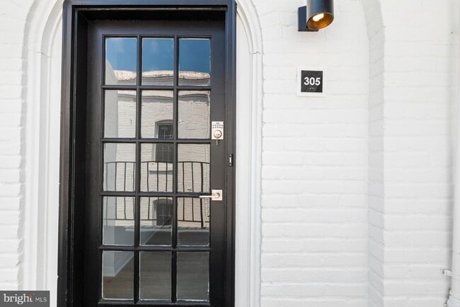 Building Photo - 207 S Patrick St