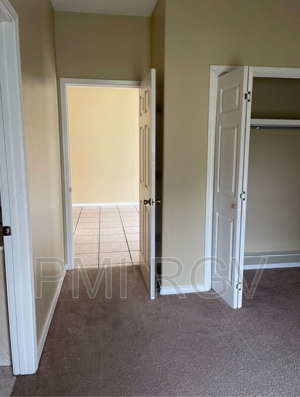 Building Photo - 606 Buena Vista Dr