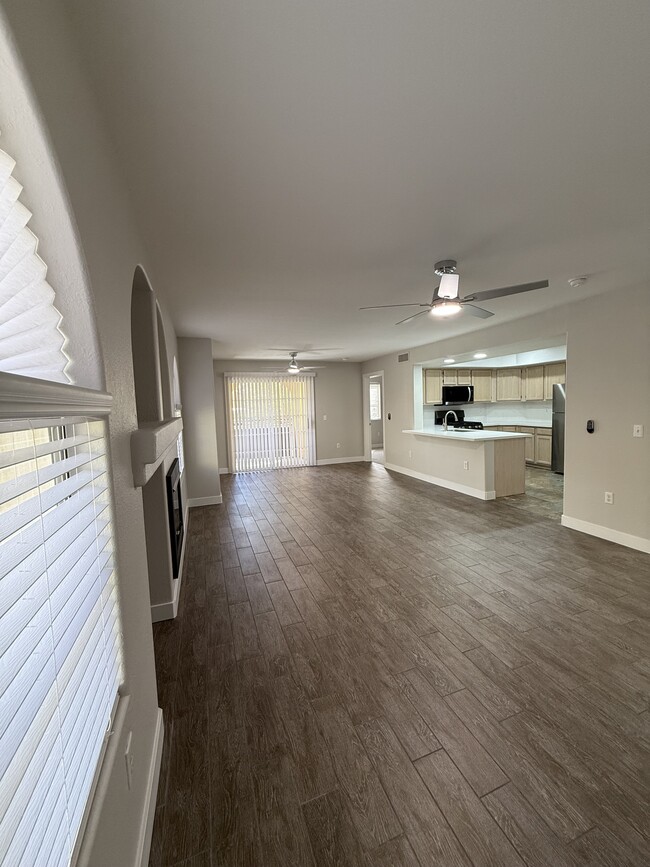 Building Photo - 7950 W Flamingo Rd