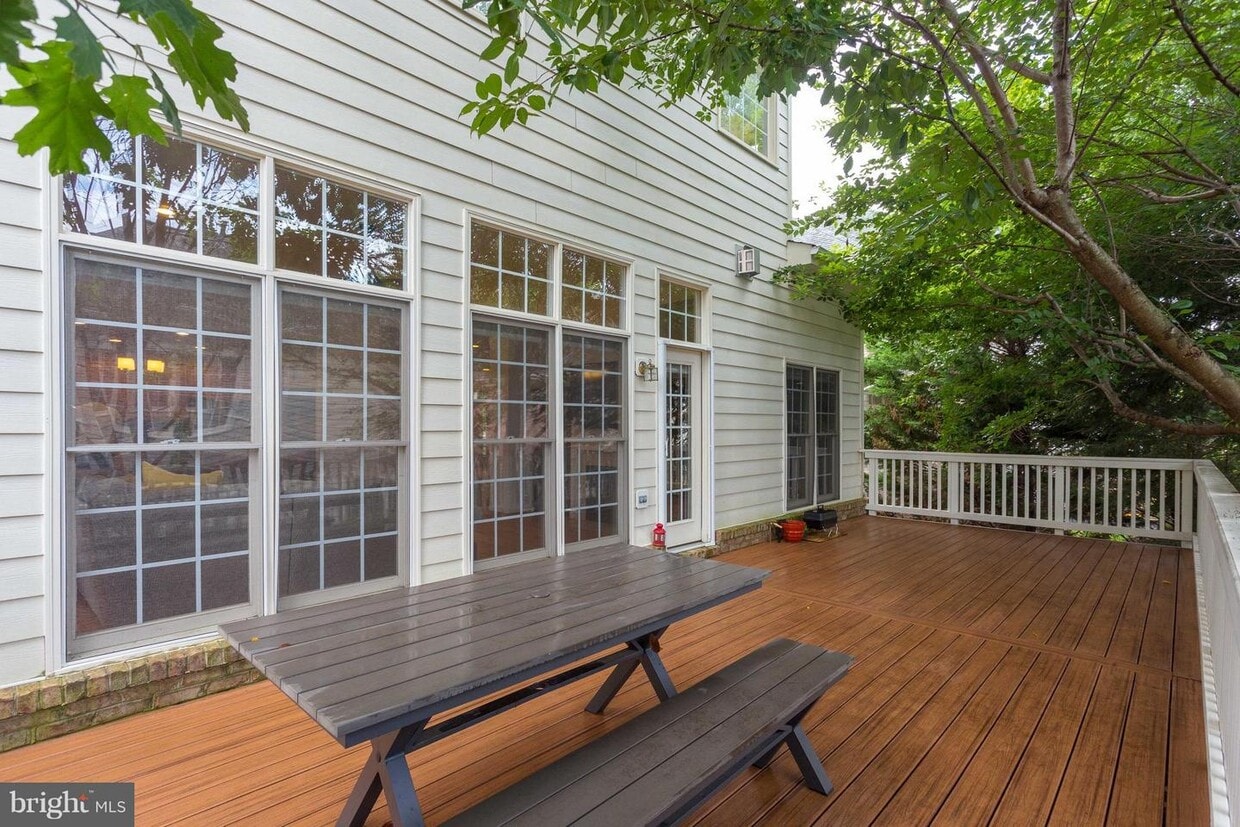 10096 Farrcroft Dr, Fairfax, VA 22030 House Rental in Fairfax, VA