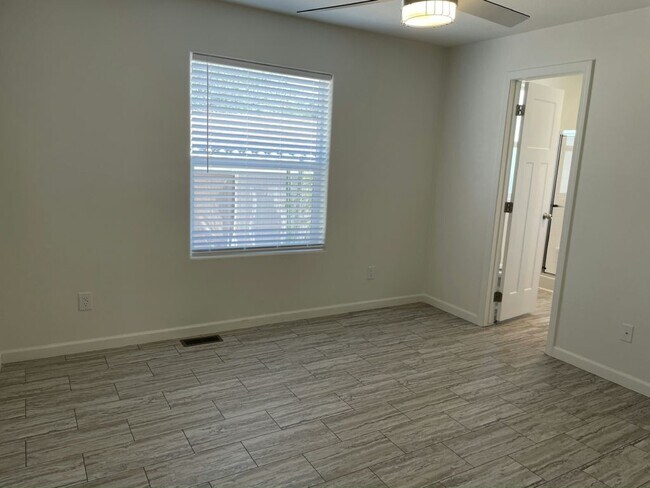 Foto del edificio - 10701 N 99th Ave