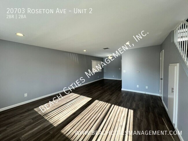 Foto del edificio - 20703 Roseton Ave