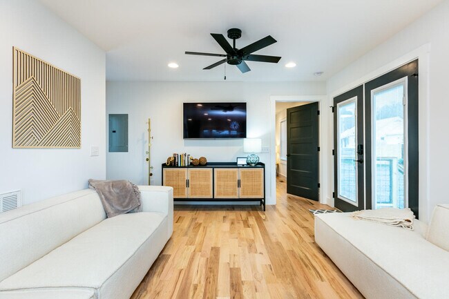 Foto del edificio - 481 Oakdale Rd